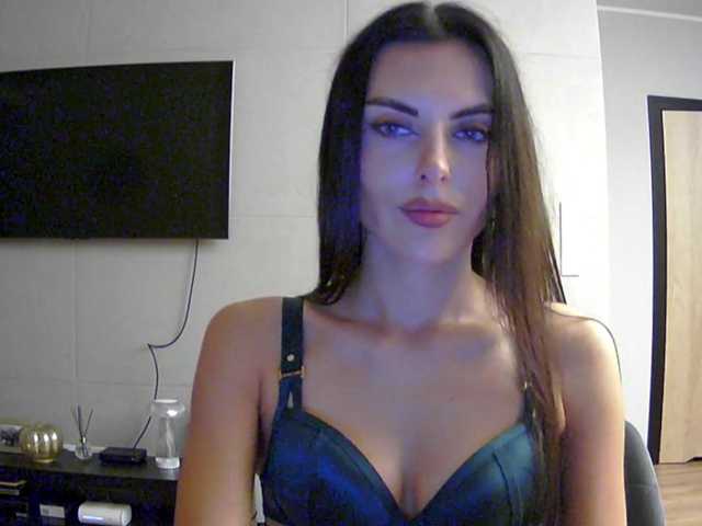 Addisonadore live cam on BongaCams