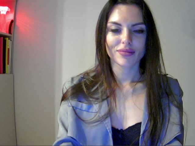 Addisonadore live cam on BongaCams