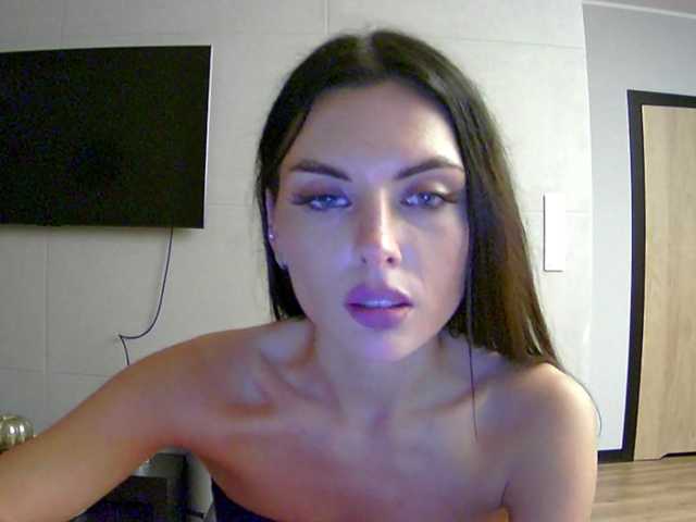 Addisonadore live cam on BongaCams