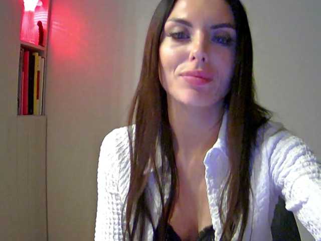 Addisonadore live cam on BongaCams