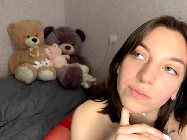 CameliaHovermale webcam