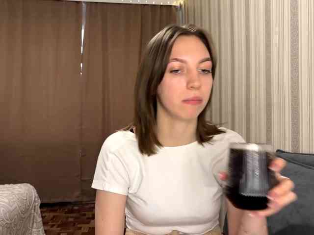 CameliaHovermale webcam