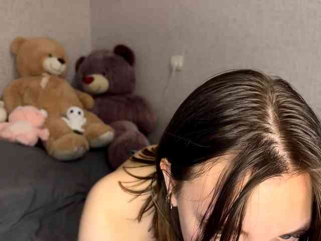 CameliaHovermale webcam