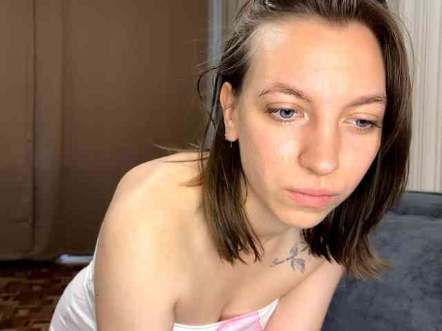 CameliaHovermale webcam