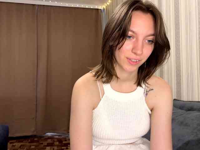 CameliaHovermale webcam