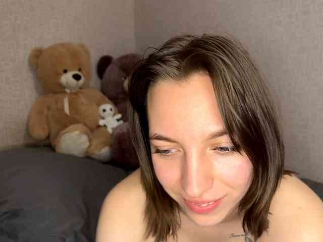 CameliaHovermale webcam