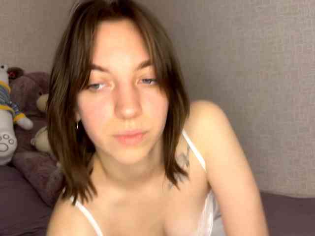 CameliaHovermale webcam