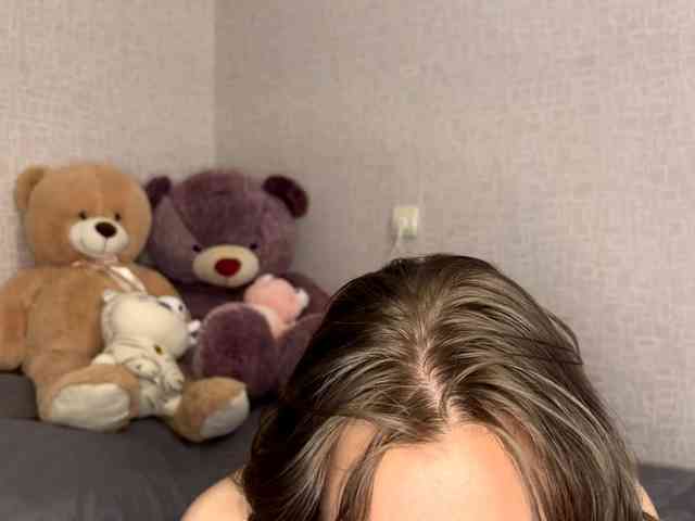 CameliaHovermale webcam