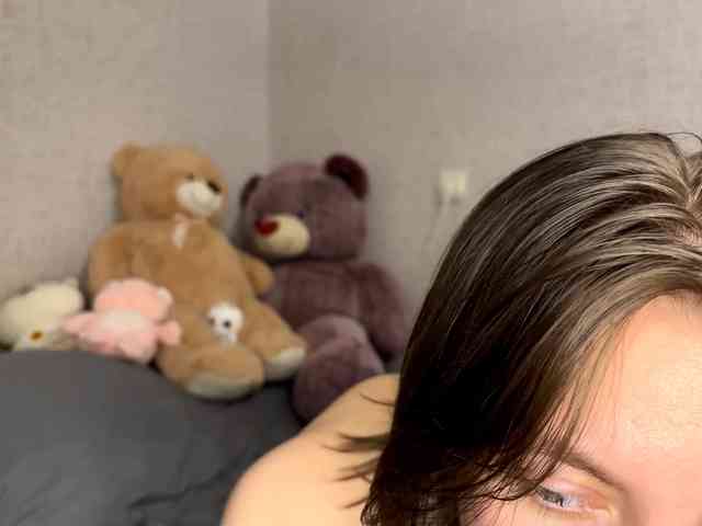 CameliaHovermale webcam