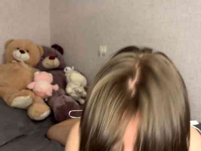 CameliaHovermale webcam