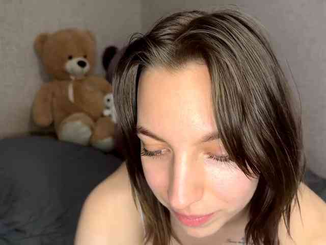CameliaHovermale webcam