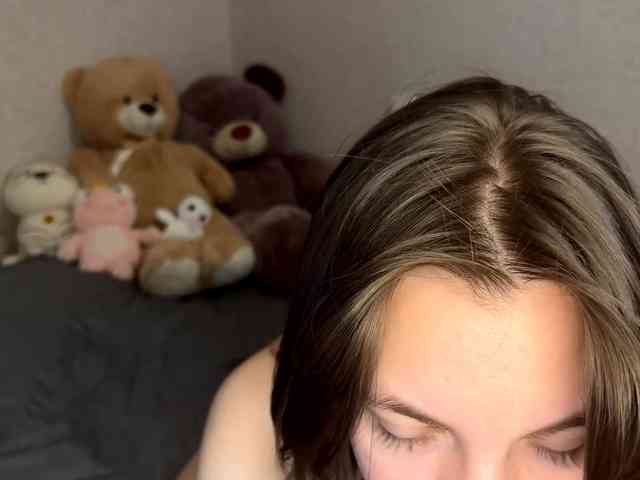 CameliaHovermale webcam