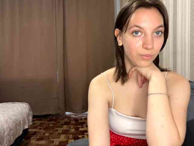 CameliaHovermale webcam