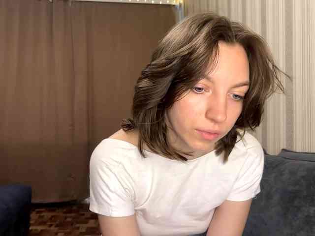 CameliaHovermale webcam