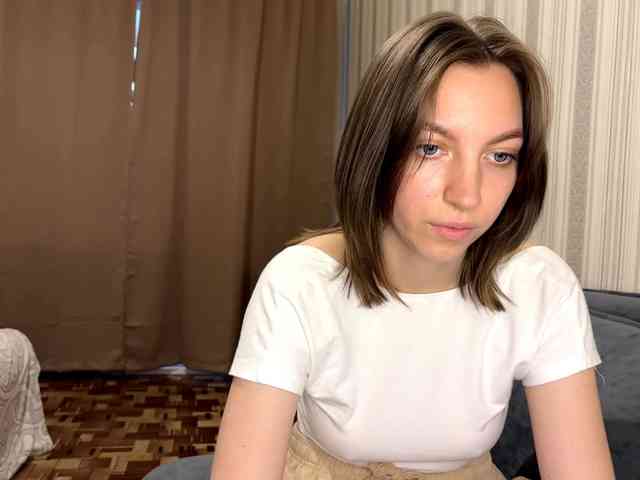 CameliaHovermale webcam