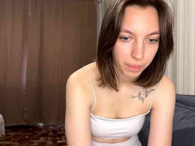 CameliaHovermale webcam