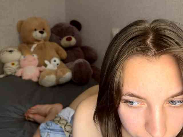 CameliaHovermale webcam