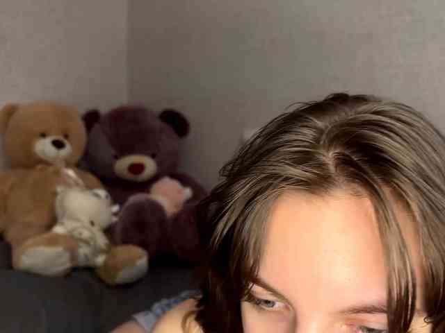 CameliaHovermale webcam