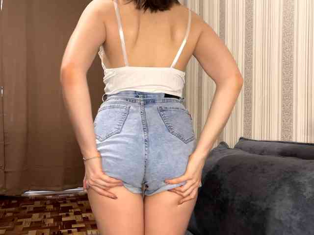 CameliaHovermale webcam
