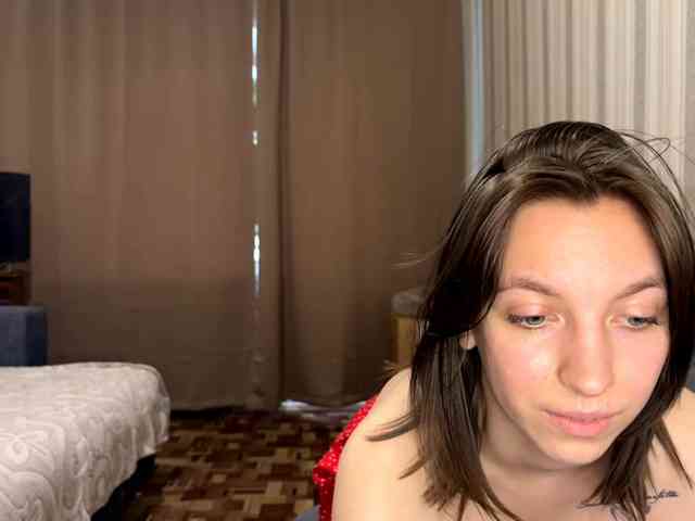 CameliaHovermale webcam