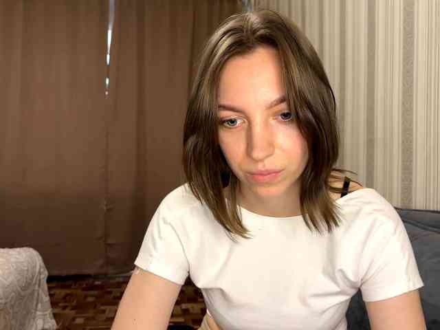 CameliaHovermale webcam