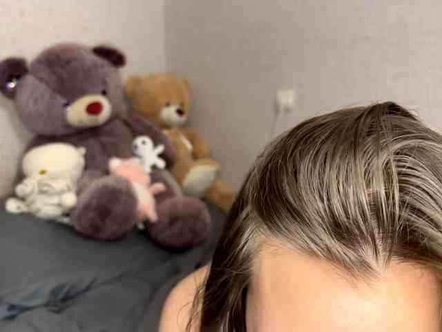 CameliaHovermale webcam