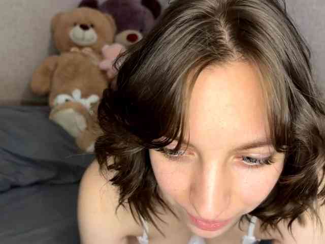 CameliaHovermale webcam