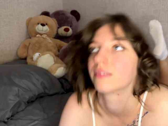 CameliaHovermale webcam