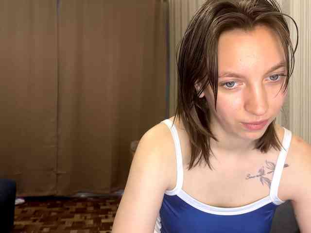 CameliaHovermale webcam