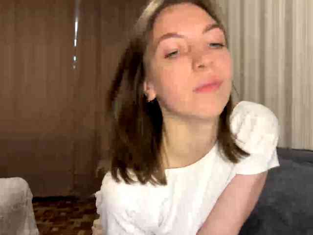 CameliaHovermale webcam