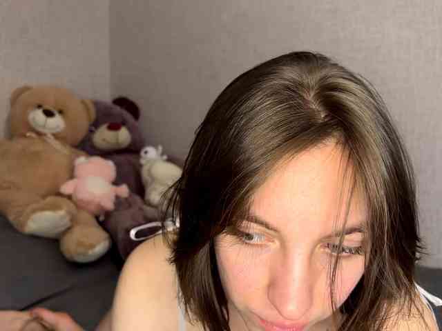 CameliaHovermale webcam