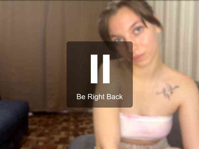 CameliaHovermale webcam