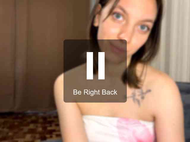 CameliaHovermale webcam