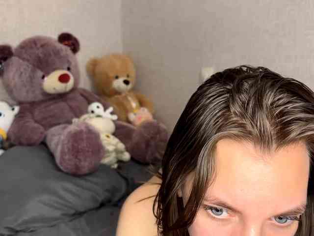 CameliaHovermale webcam