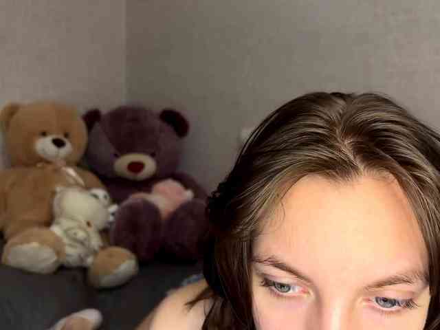 CameliaHovermale webcam