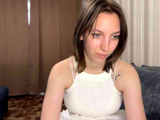 CameliaHovermale webcam