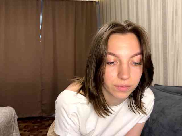 CameliaHovermale webcam