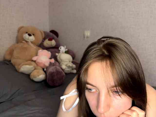CameliaHovermale webcam