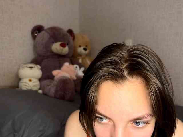 CameliaHovermale webcam