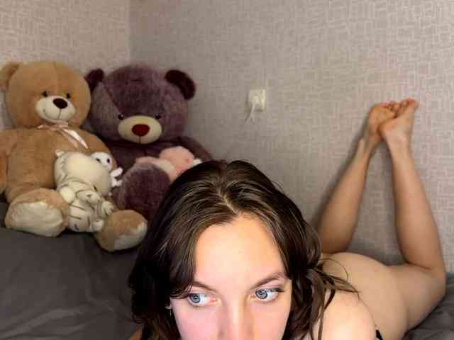 CameliaHovermale webcam