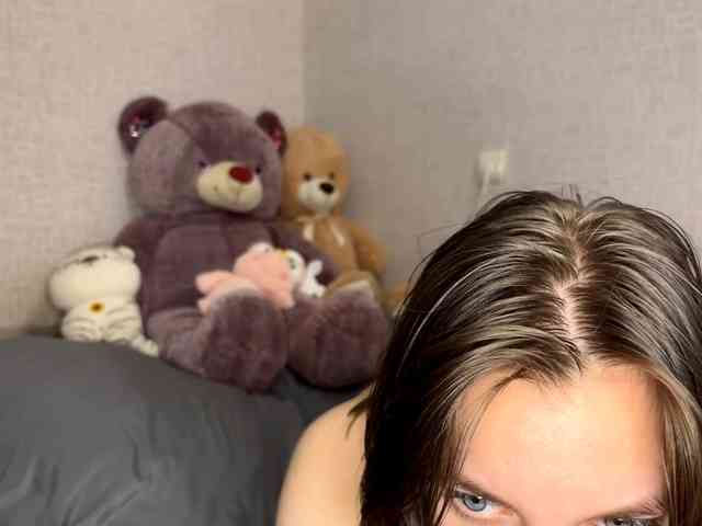 CameliaHovermale webcam