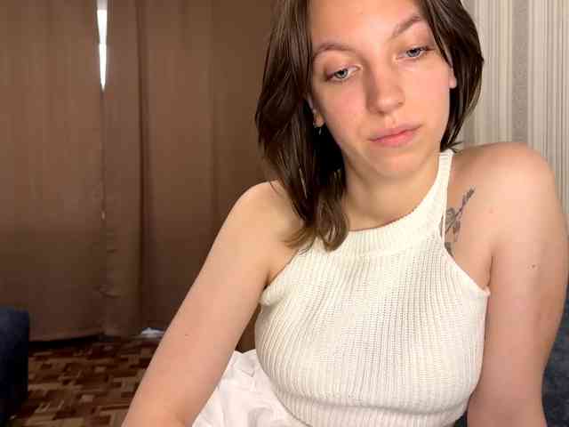 CameliaHovermale webcam