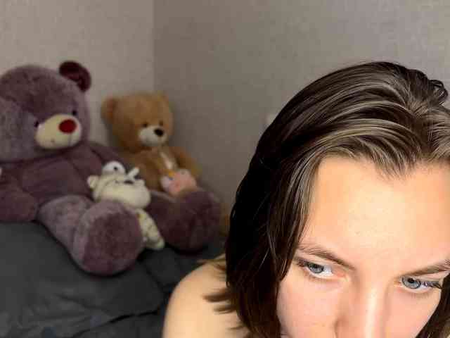 CameliaHovermale webcam