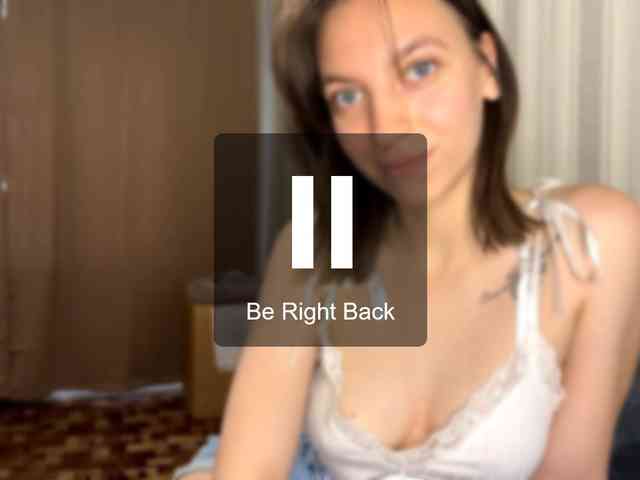 CameliaHovermale webcam