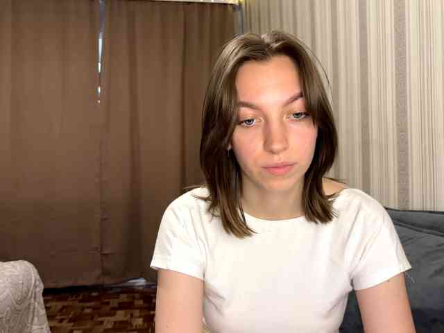 CameliaHovermale webcam