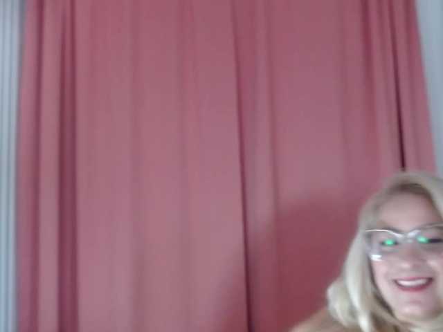 Elena-xx live cam on BongaCams