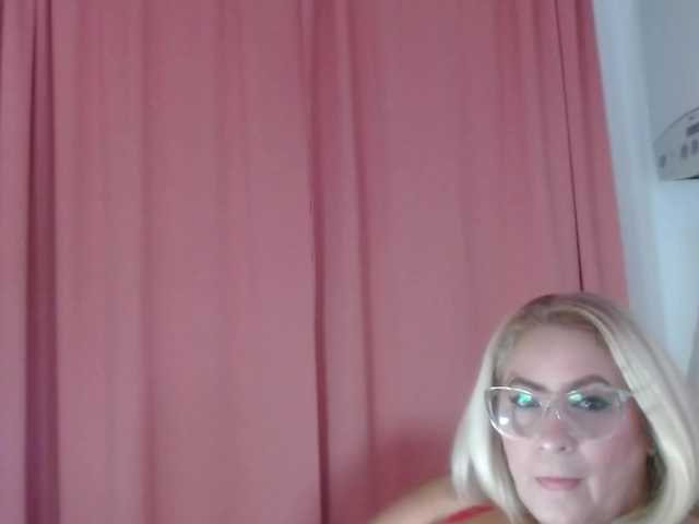Elena-xx live cam on BongaCams