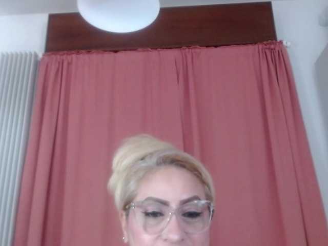 Elena-xx live cam on BongaCams