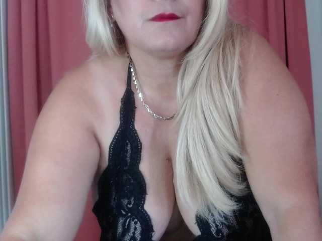 Elena-xx live cam on BongaCams