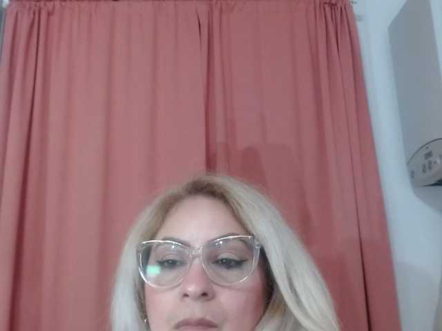 Elena-xx, en vivo ahora en BongaCams